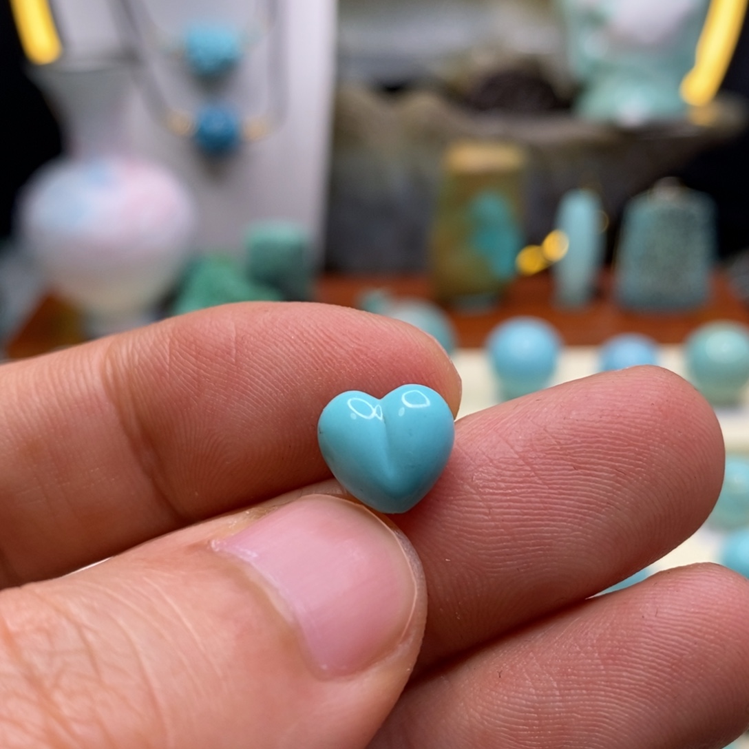 绿松石未镶嵌珠宝奇石