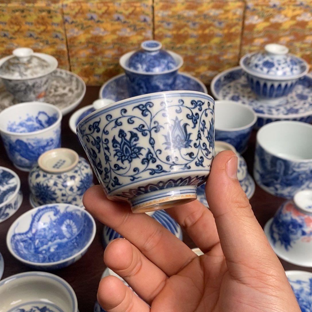 ღ****࿐青花缠枝莲柴窑杯