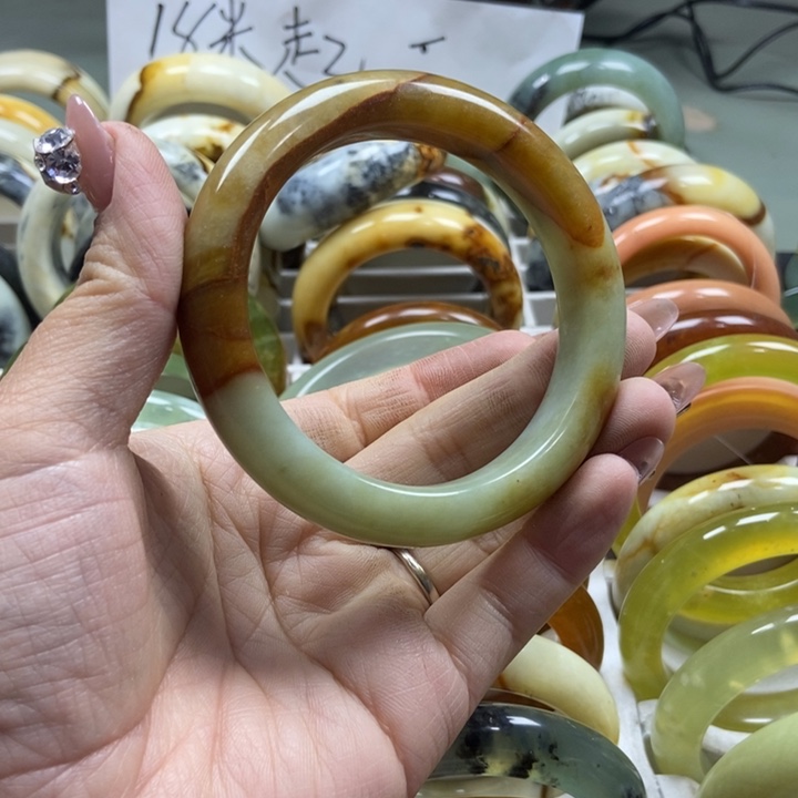 蛇纹石玉未镶嵌手镯?****?