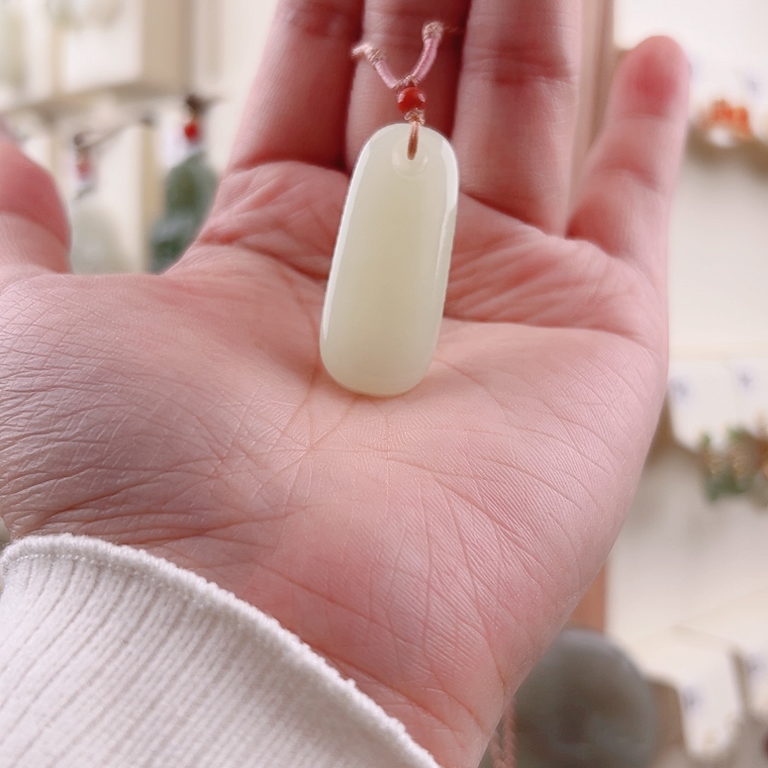 和田玉吊坠(不含链)未镶嵌安****务