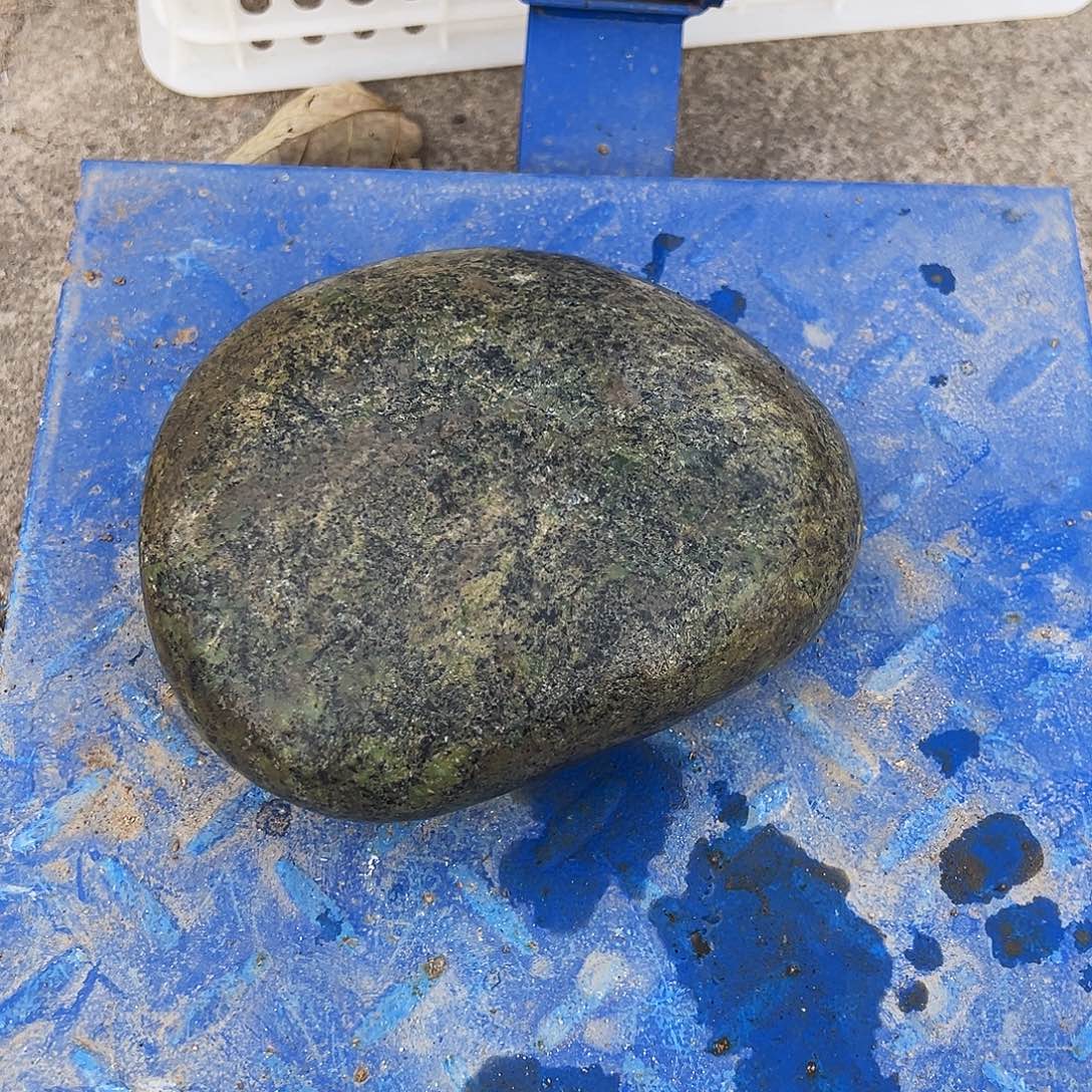 随***舞茶空间天然原石藏玉石