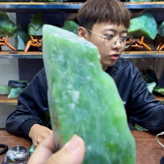 未镶嵌蛇纹石玉原石