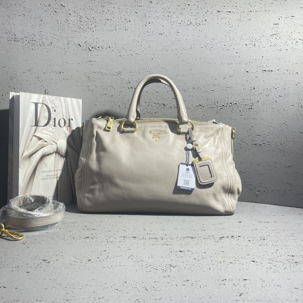 95新/普拉达/包包/市场价15999/250220CZ0029