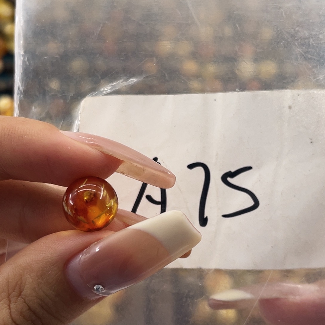 琥珀未镶嵌裸石10.7福利