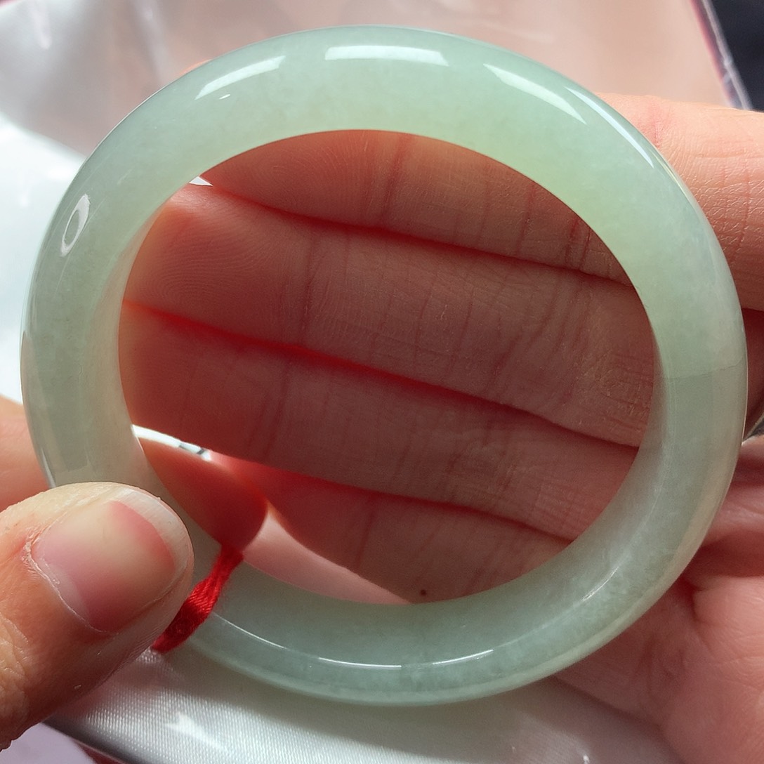 翡翠手镯未镶嵌51圈