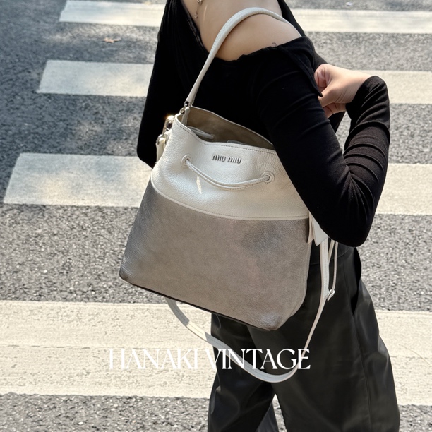 95新 MIU MIU/缪缪 花绮中古/Miumiu缪缪白银拼色水桶包/95新