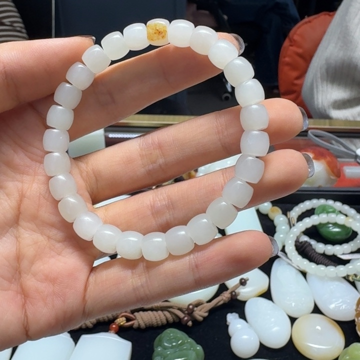 啊***平和田玉未镶嵌手链