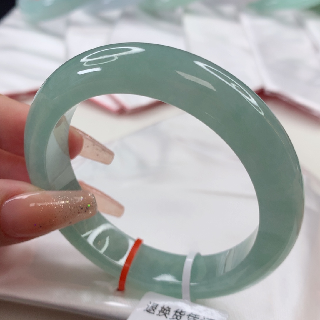 翡翠手镯未镶嵌53.8圈口