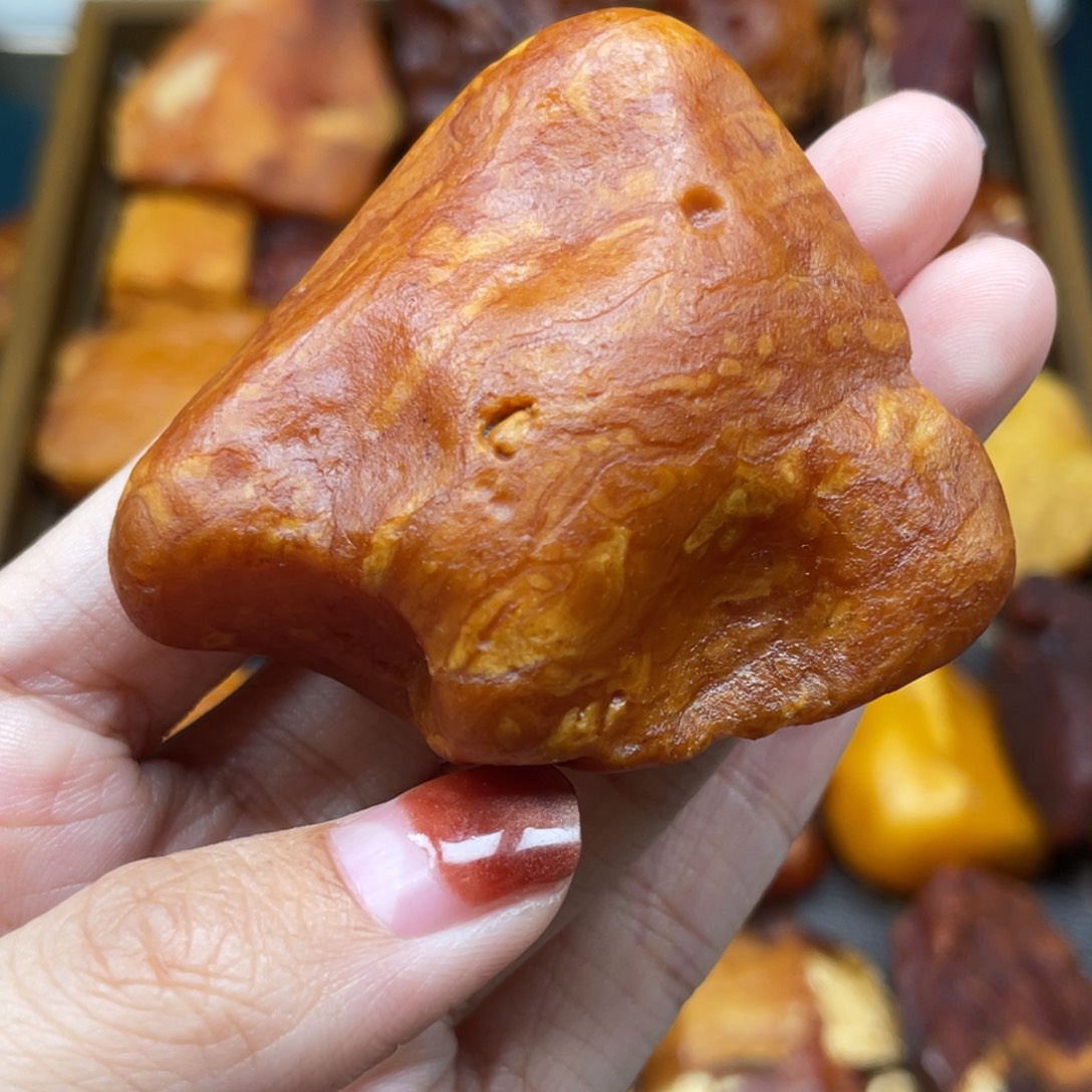 琥珀未镶嵌珠宝奇石