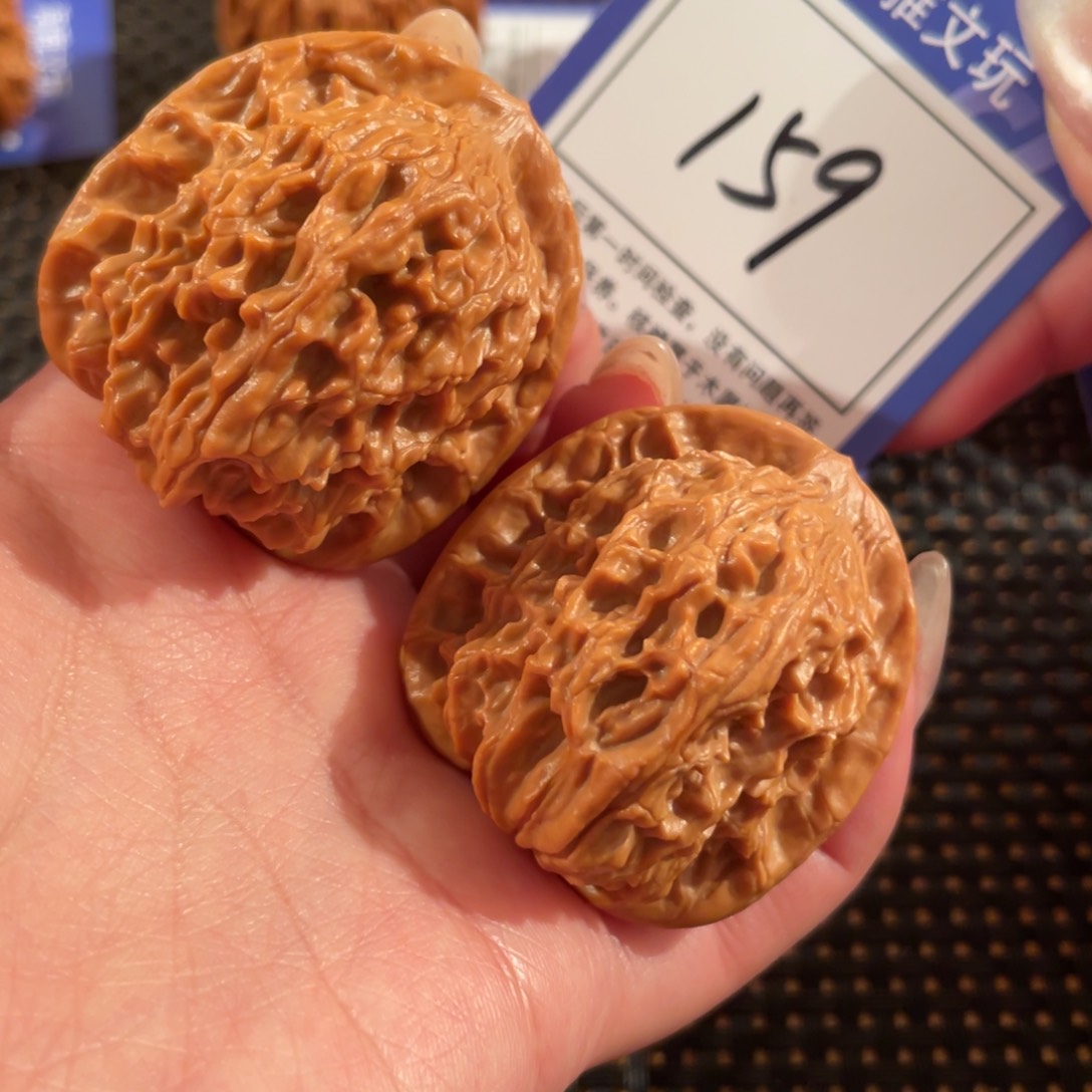 文玩核桃把件159号40尺红狮子