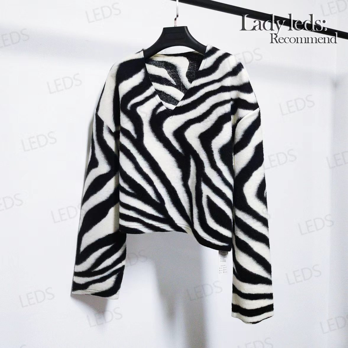 LEDS 20600秋冬野性斑马纹V领毛绒短款慵懒风上衣