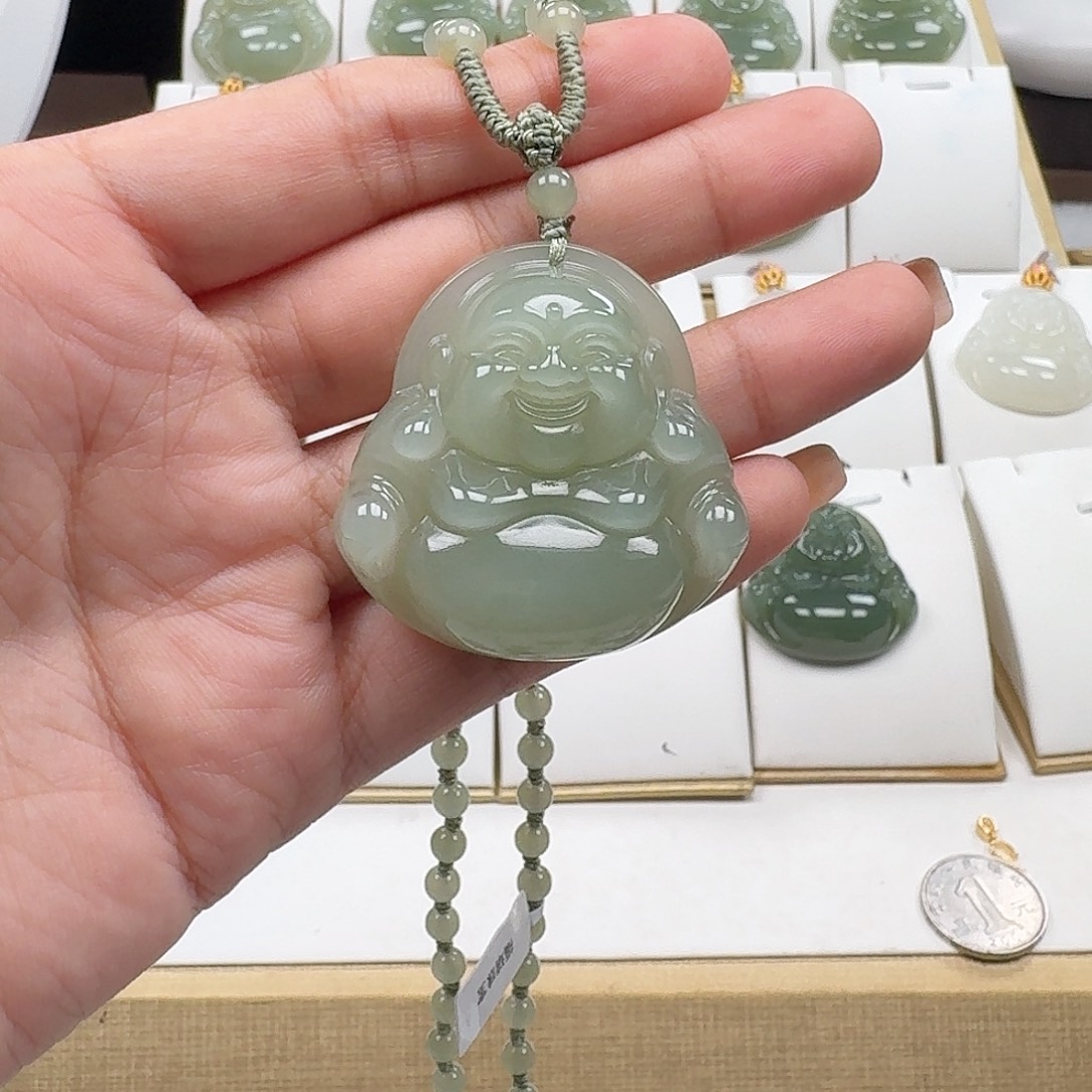 英***子和田玉未镶嵌颈饰