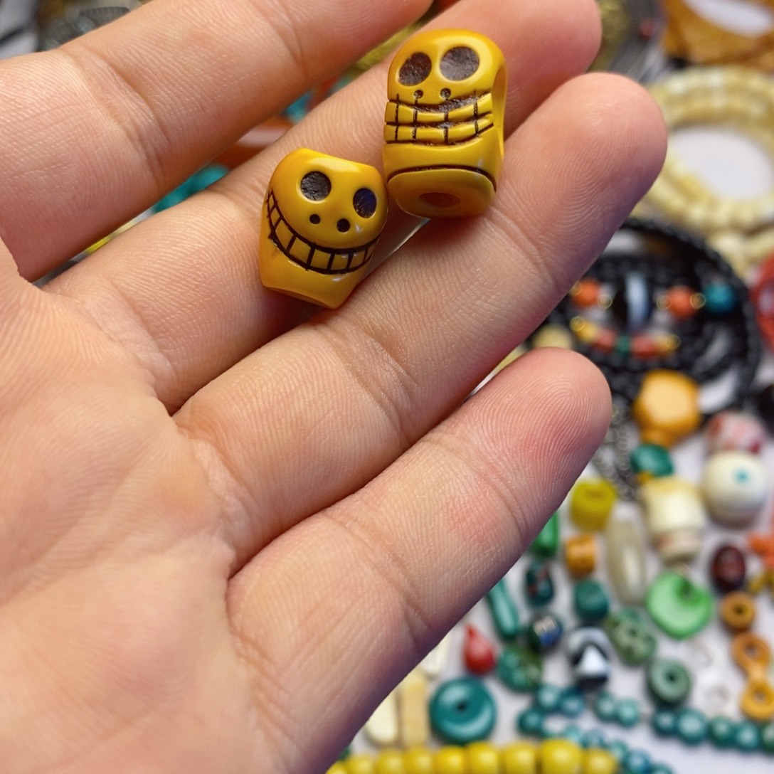 俏****2小杨哥藏元素古珠子