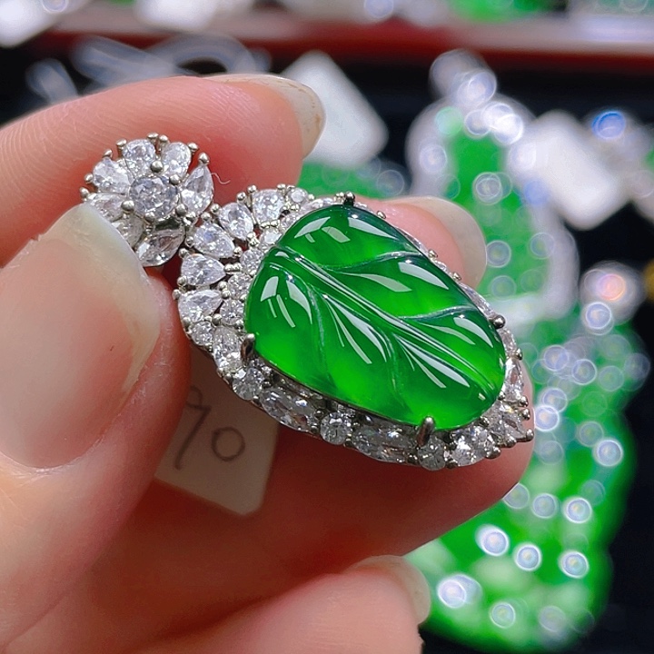 翡翠颈饰未镶嵌9，