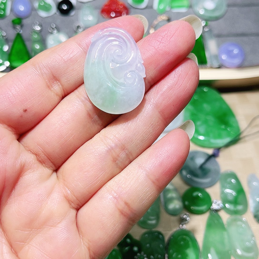 翡翠颈饰未镶嵌裸石