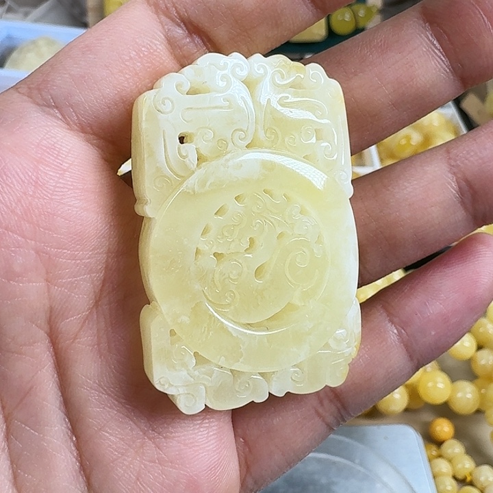 蜜蜡珠宝奇石未镶嵌