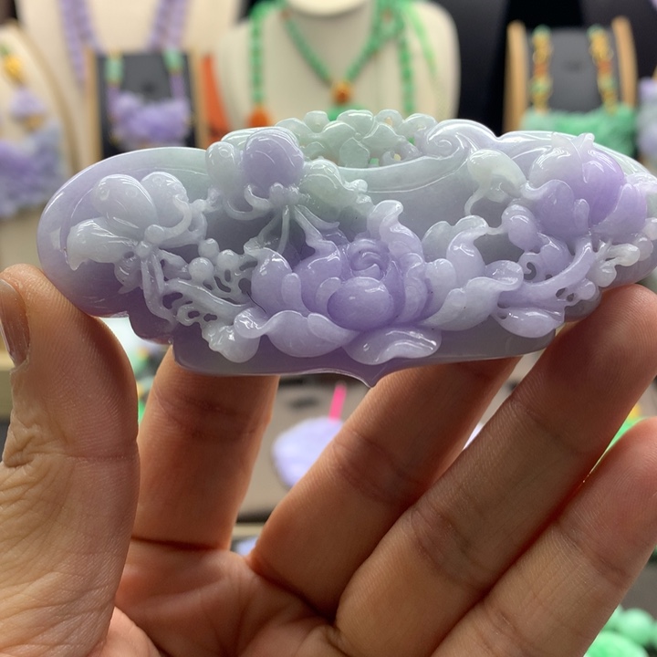 翡翠吊坠(赠链)未镶嵌