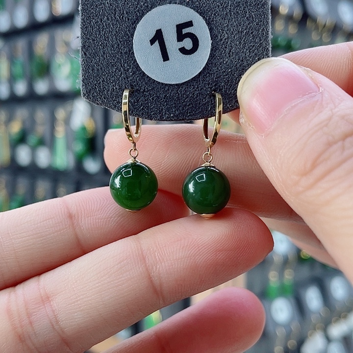 18K金镶嵌和田玉耳饰