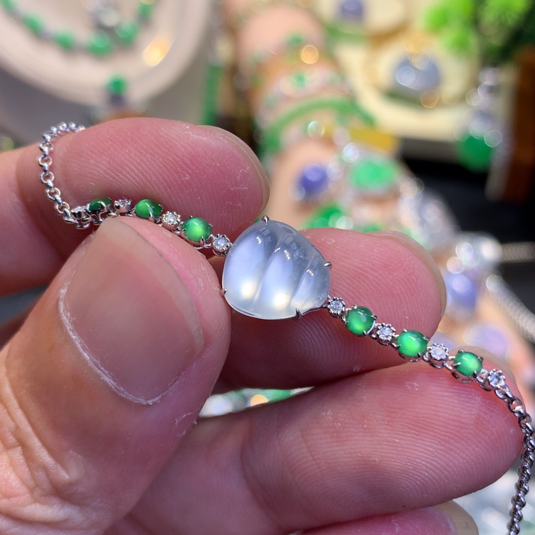 18K金镶嵌手链翡翠豆子