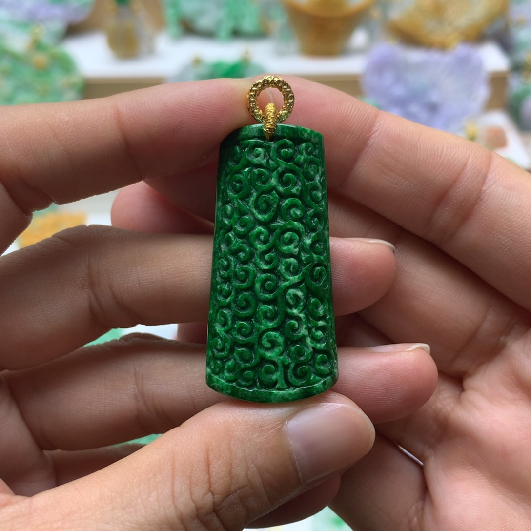 翡翠未镶嵌颈饰翡翠