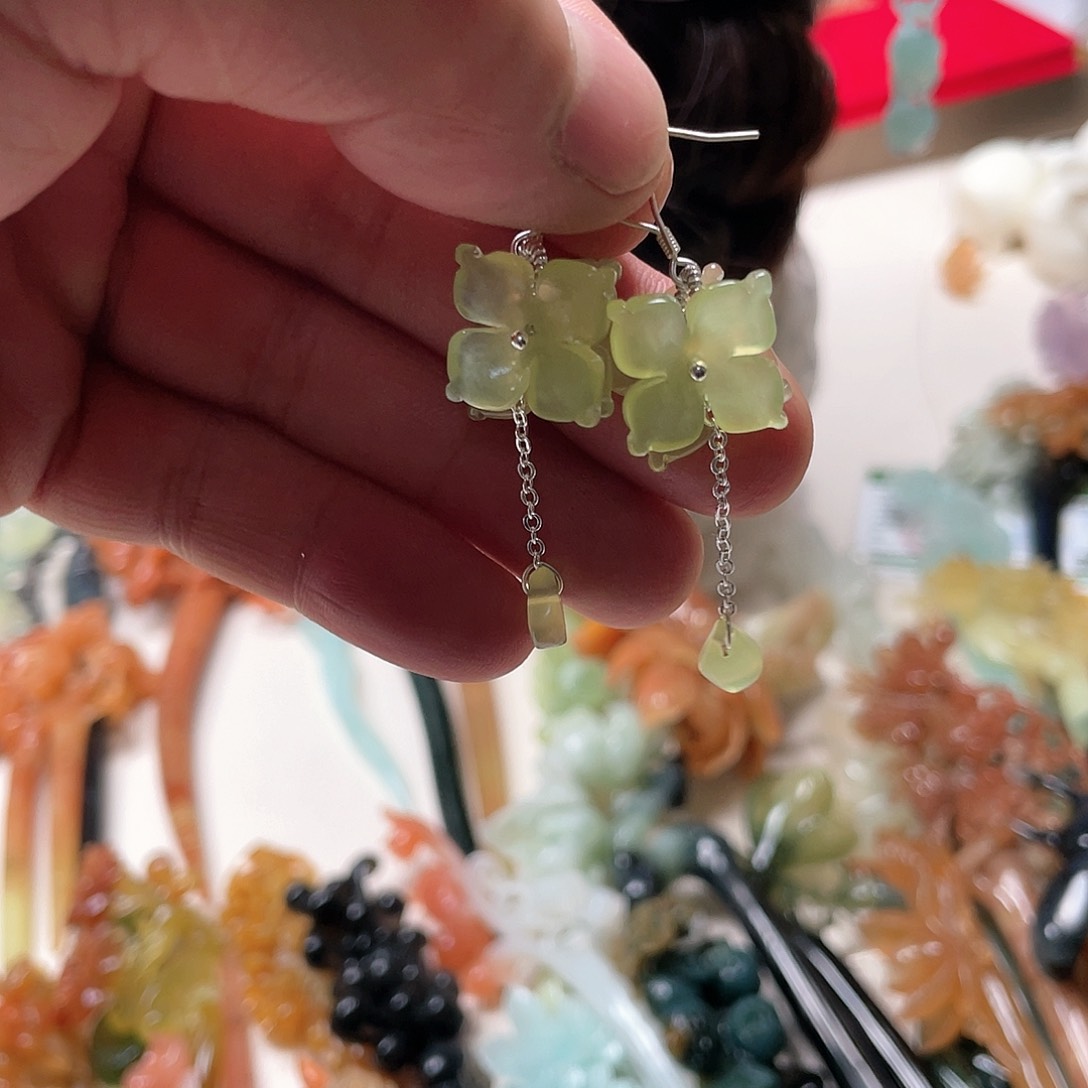 【闪购商品】未镶嵌岫玉发饰蔷**蕤
