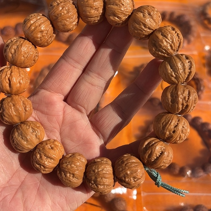 文玩核桃手串拿****腚野生