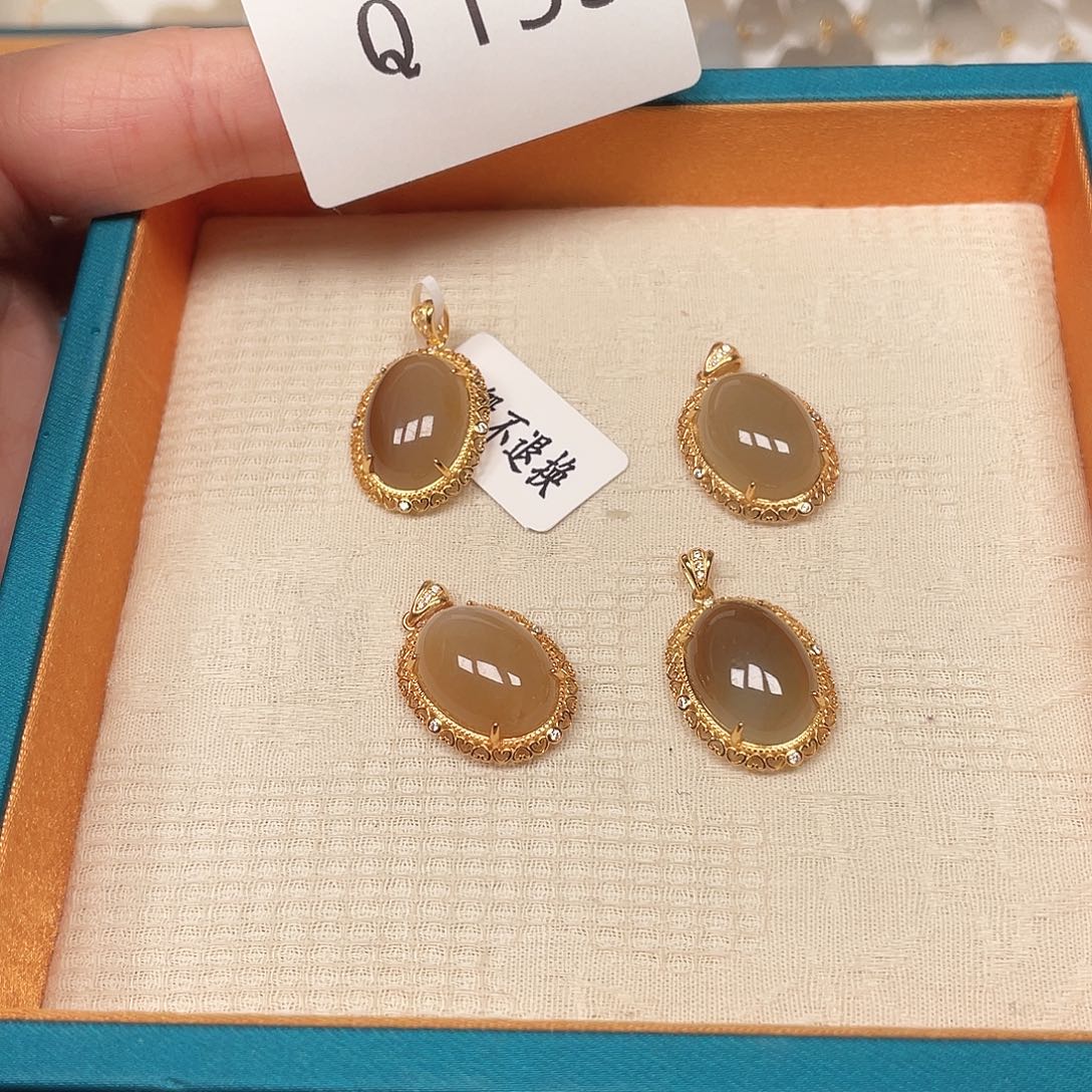 和田玉珠宝半成品未镶嵌Q153多样性发一