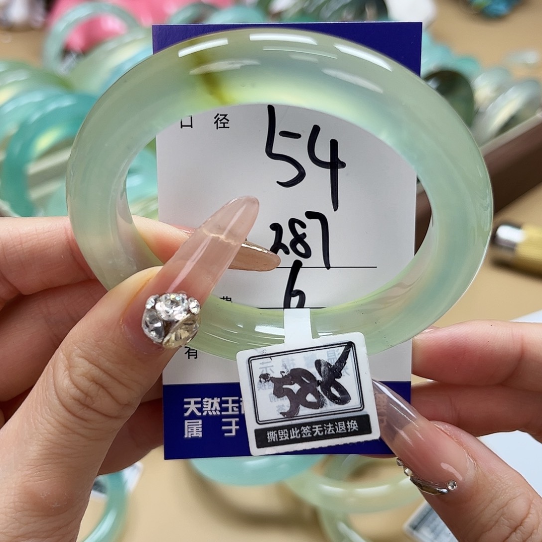 蛇纹石玉手镯未镶嵌