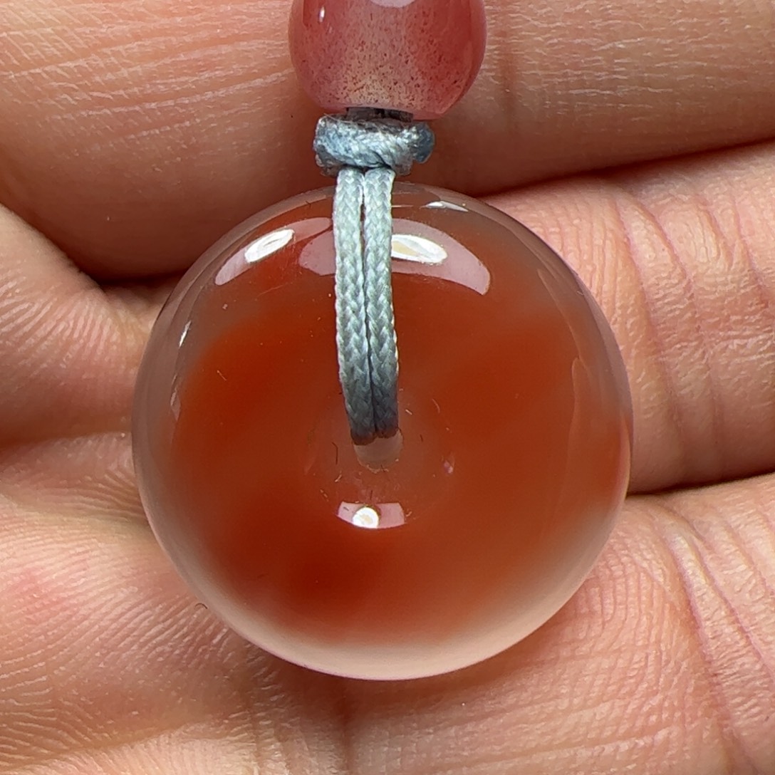 南红玛瑙吊坠未镶嵌