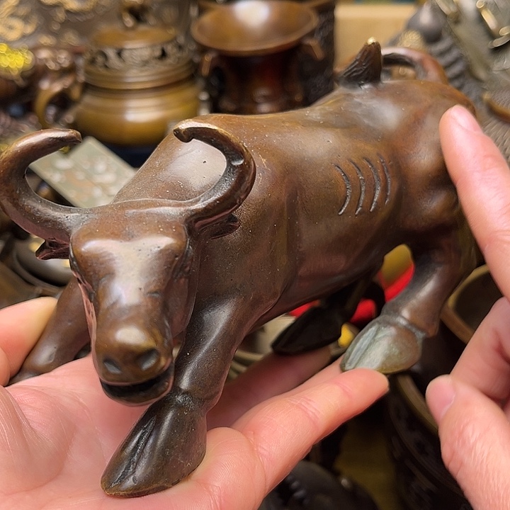 精美铜器批发档口