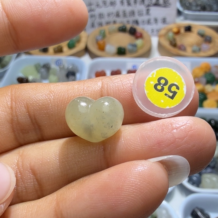 和田玉未镶嵌珠宝奇石