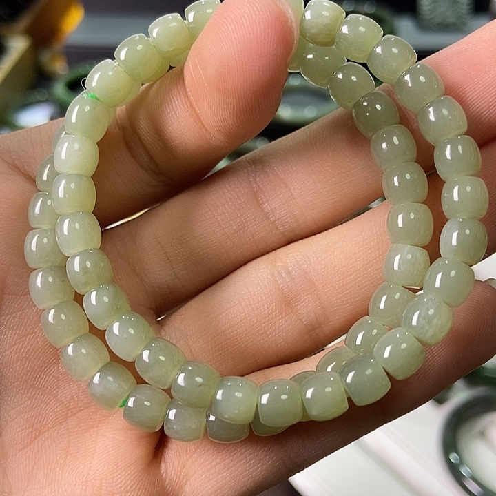 ****和田玉未镶嵌手链