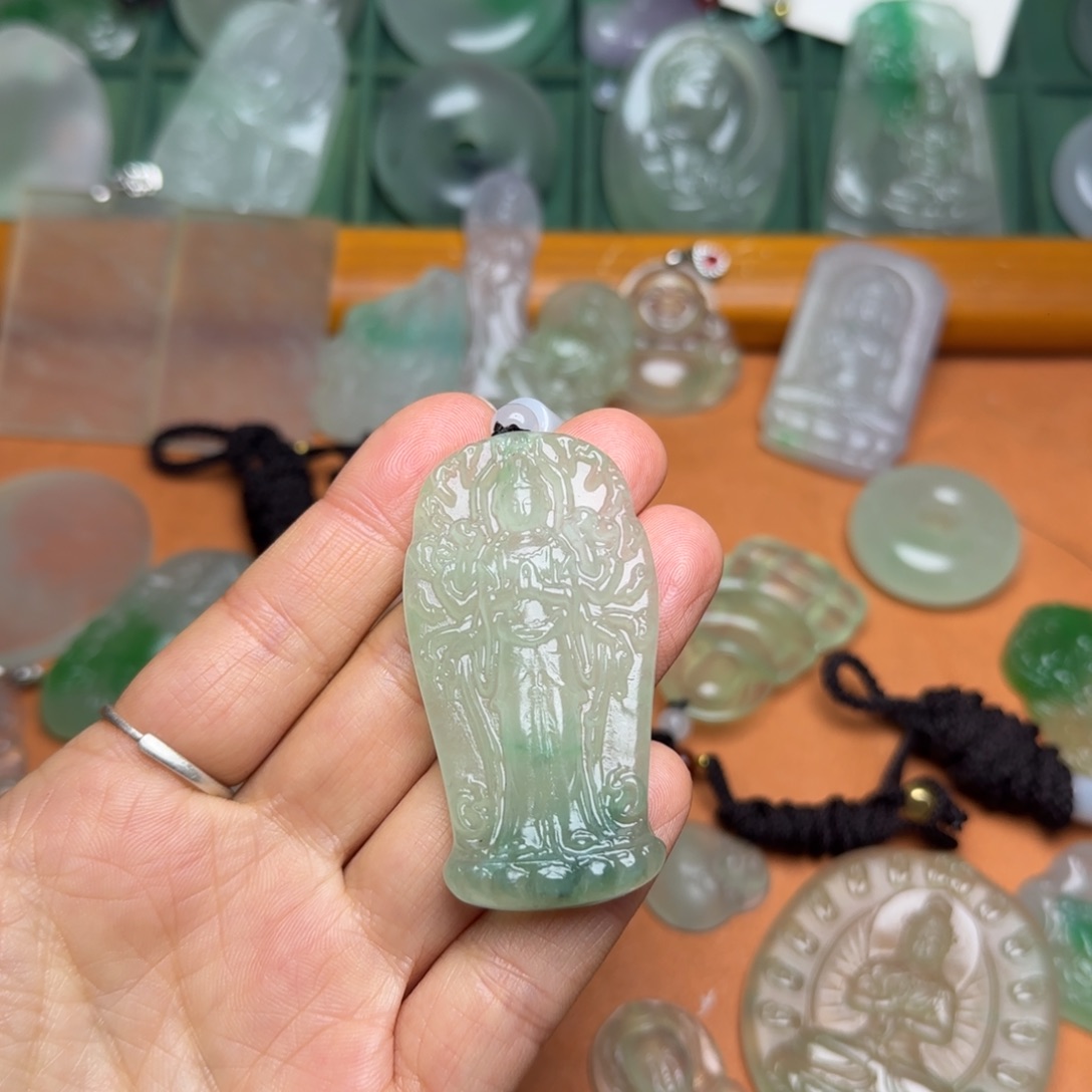 翡翠未镶嵌颈饰翡翠观音
