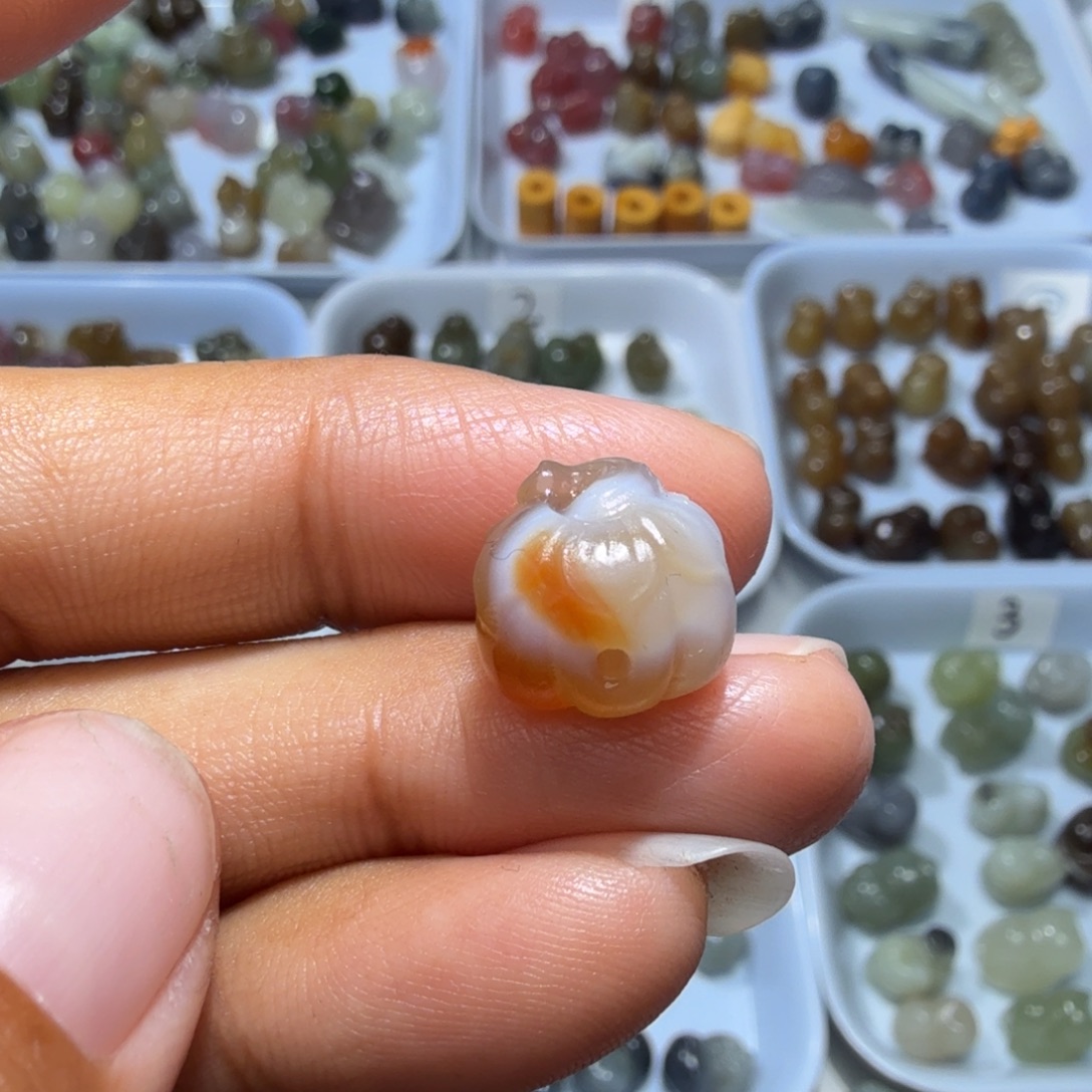 和田玉未镶嵌珠宝奇石