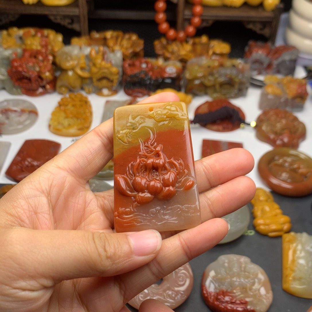 石英质玉（黄龙玉）挂件未镶嵌