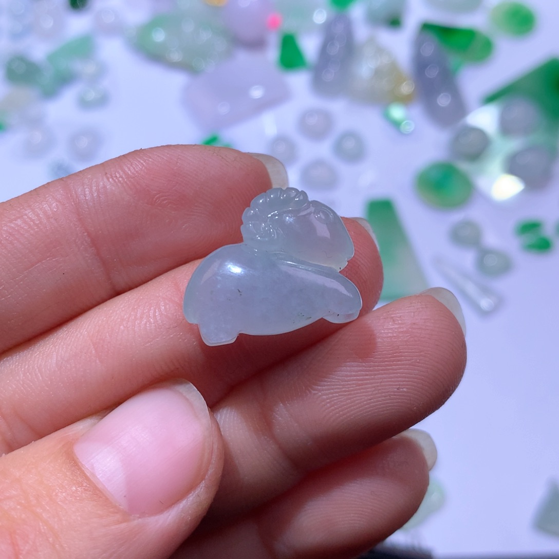 翡翠颈饰未镶嵌羊