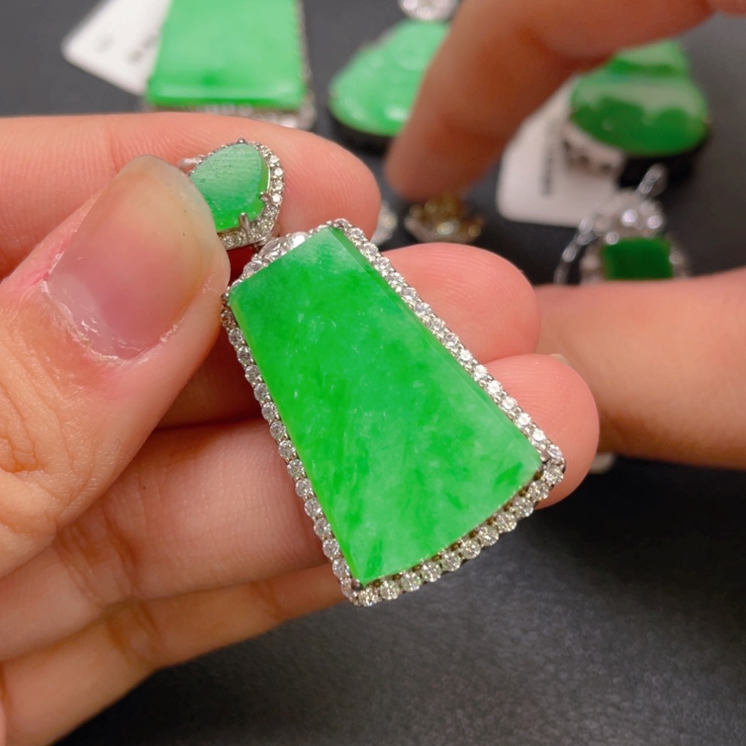 艺***界翡翠银S925镶嵌颈饰