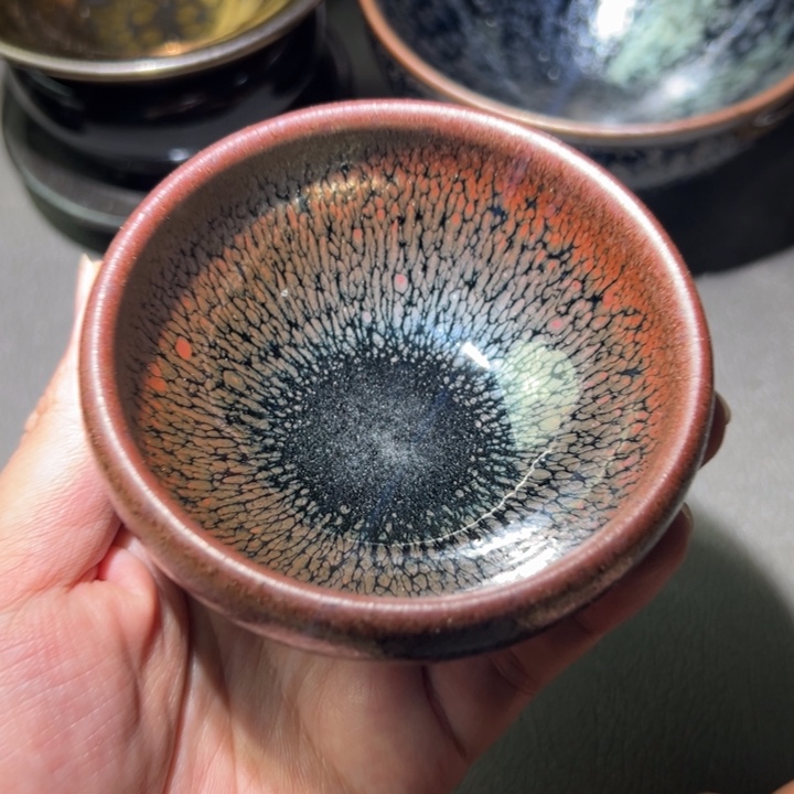 茶盏好想和她谈一下心了
