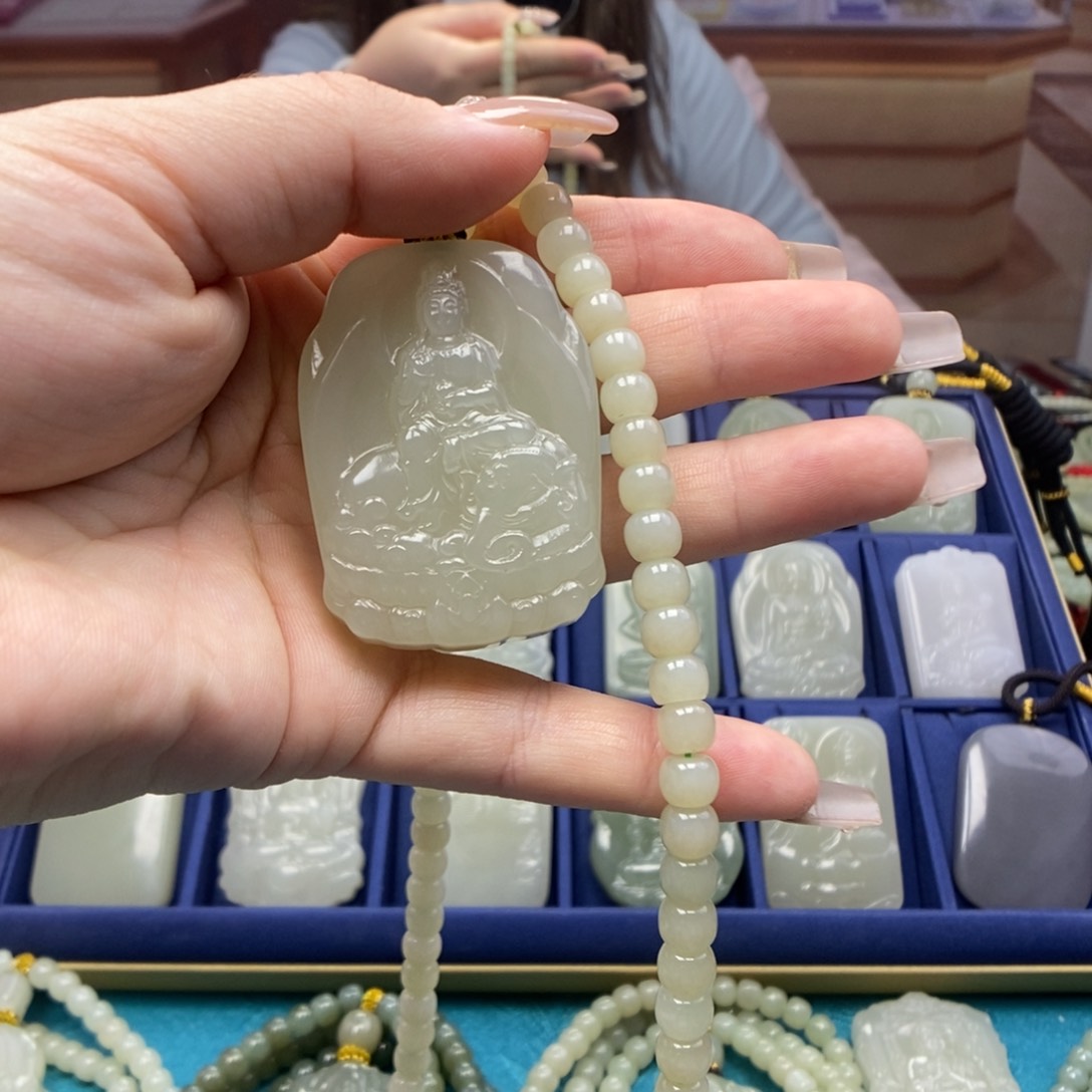 和田玉颈饰未镶嵌感**你