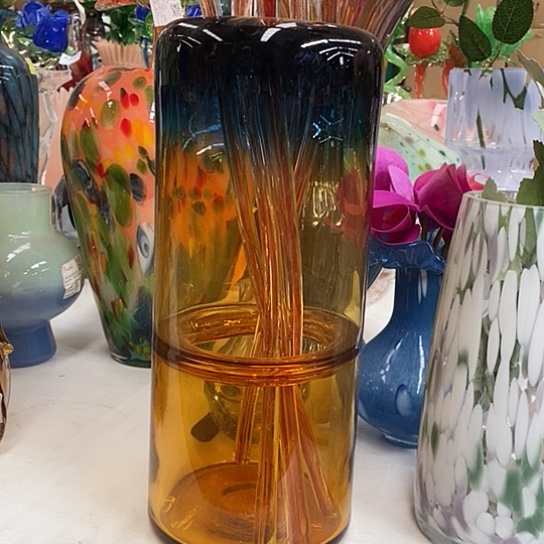 琉璃花瓶高32厘米口径8厘米