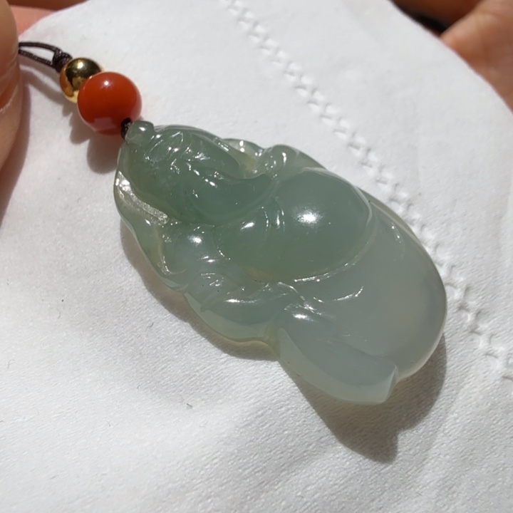 翡翠颈饰未镶嵌关公