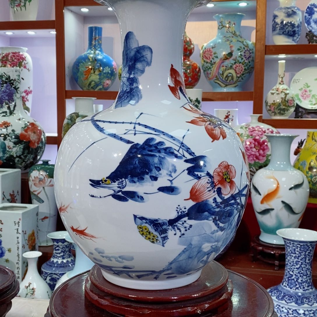 瓷片和为贵手绘赏瓶