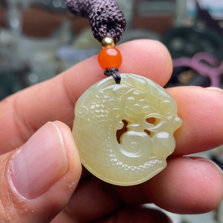 丫***i和田玉未镶嵌颈饰