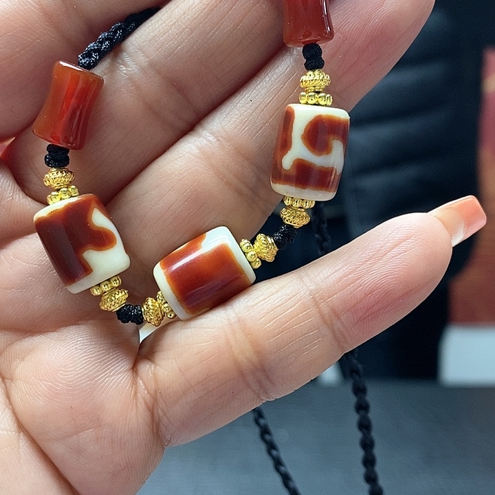 玛瑙/玉髓颈饰合金