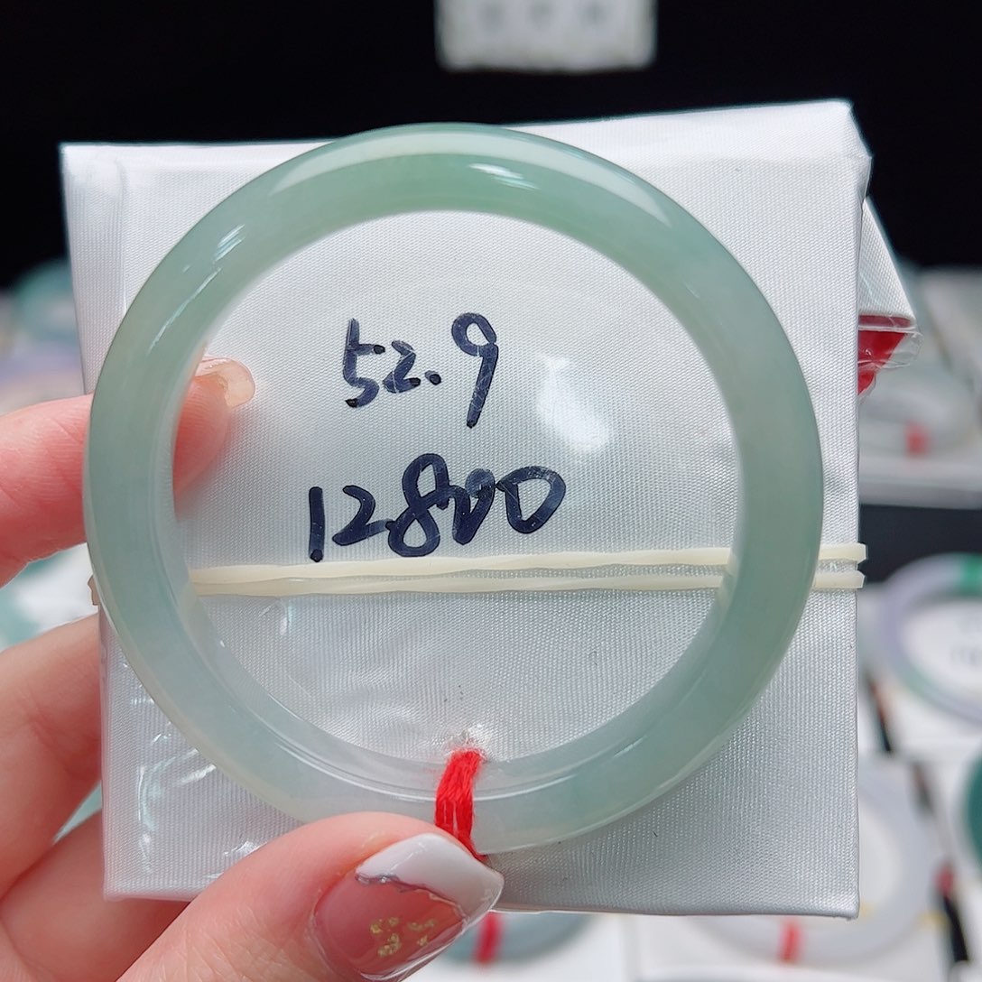 翡翠手镯未镶嵌天然