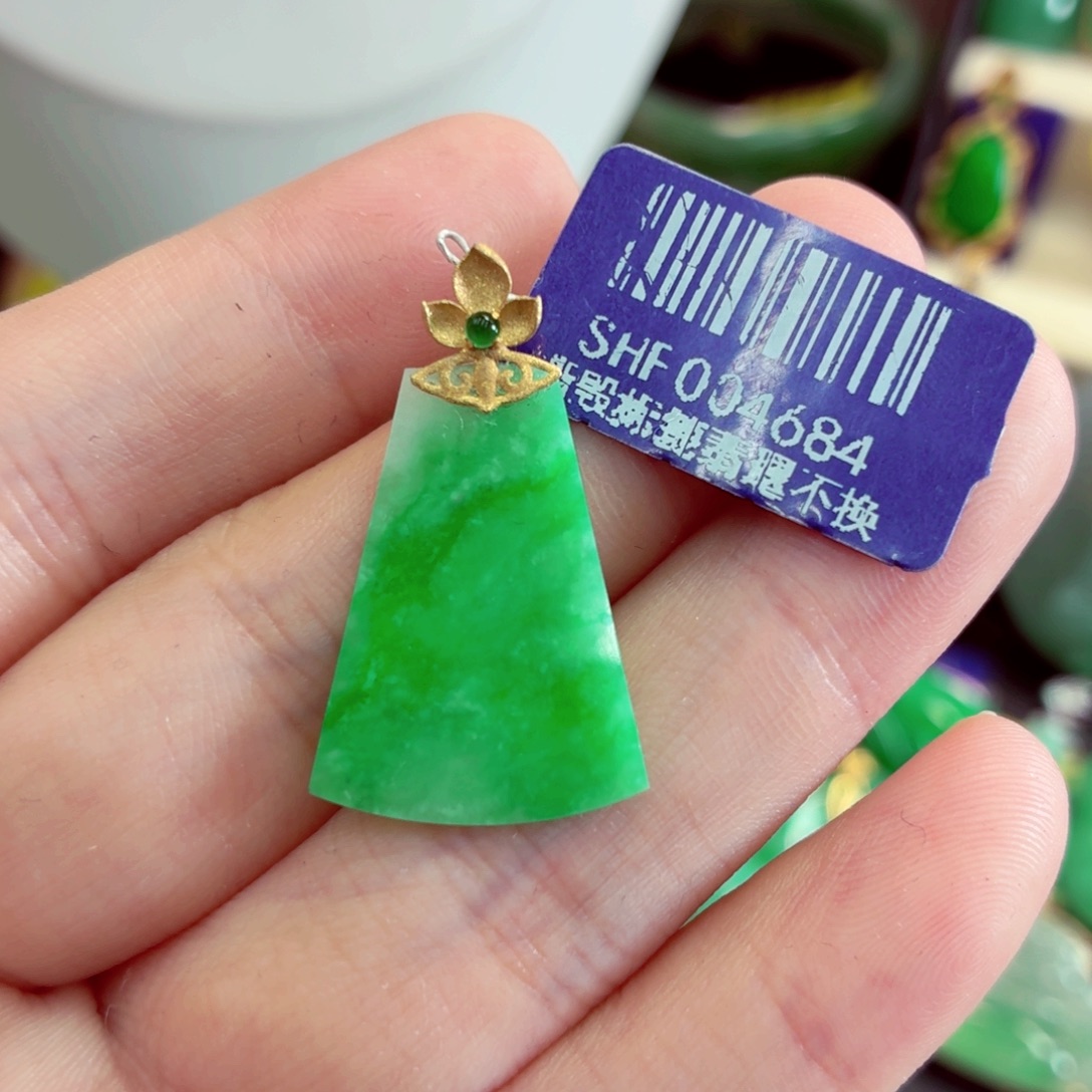翡翠18K金镶嵌吊坠(不含链)