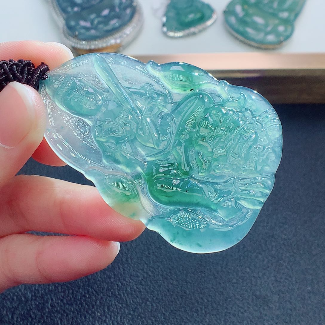 翡翠颈饰未镶嵌翡翠