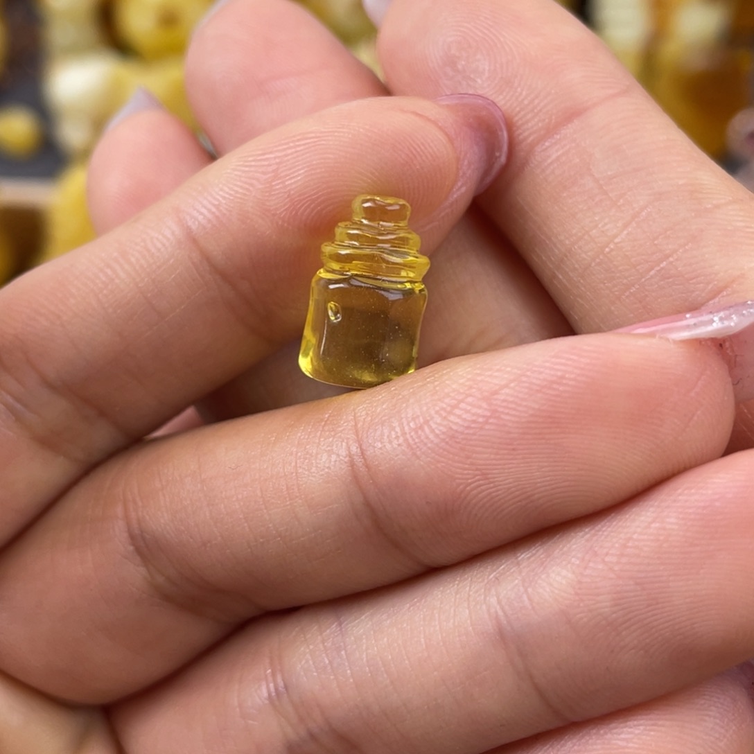 琥珀裸石未镶嵌蜜蜡