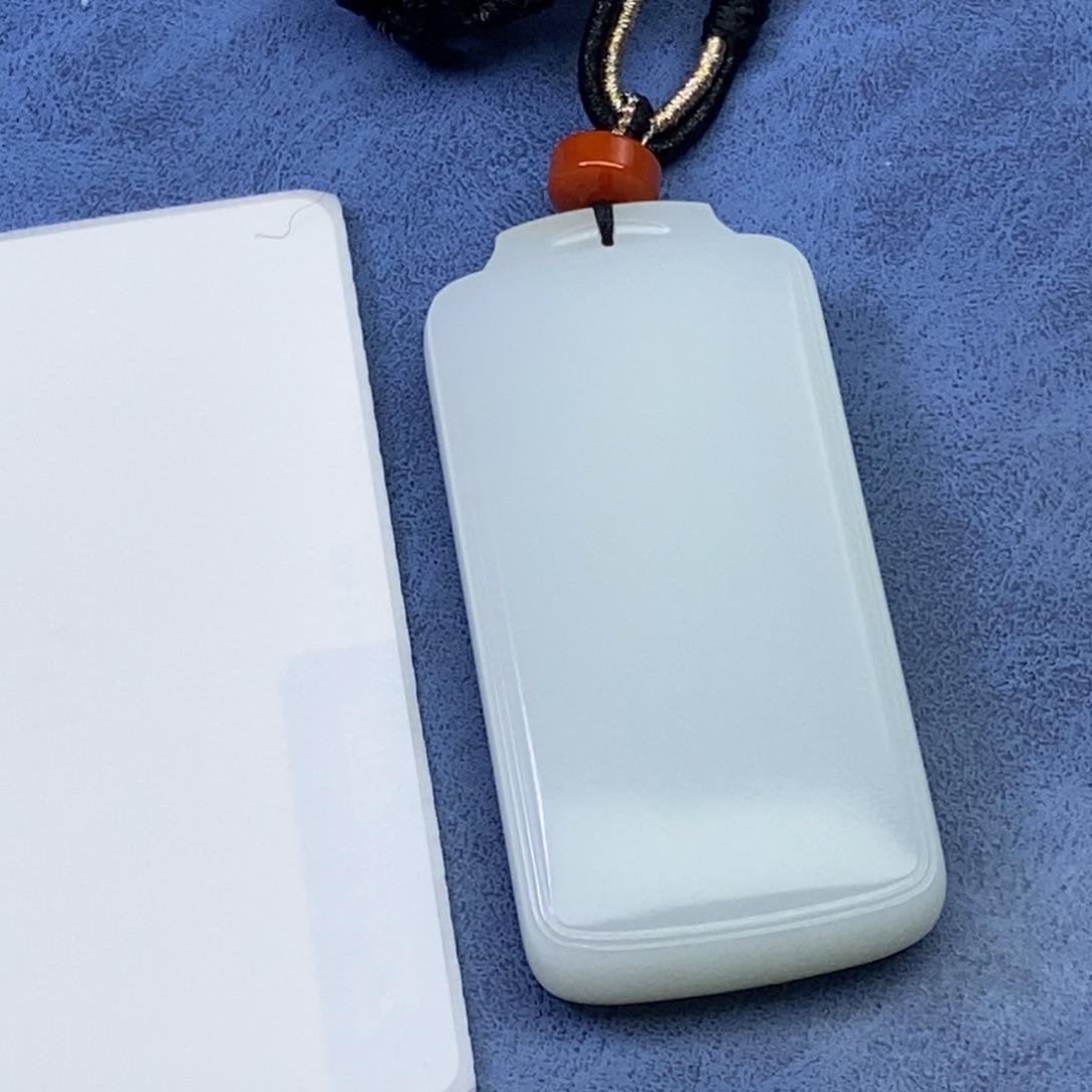 不***度和田玉未镶嵌颈饰