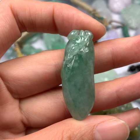 翡翠颈饰未镶嵌翡翠